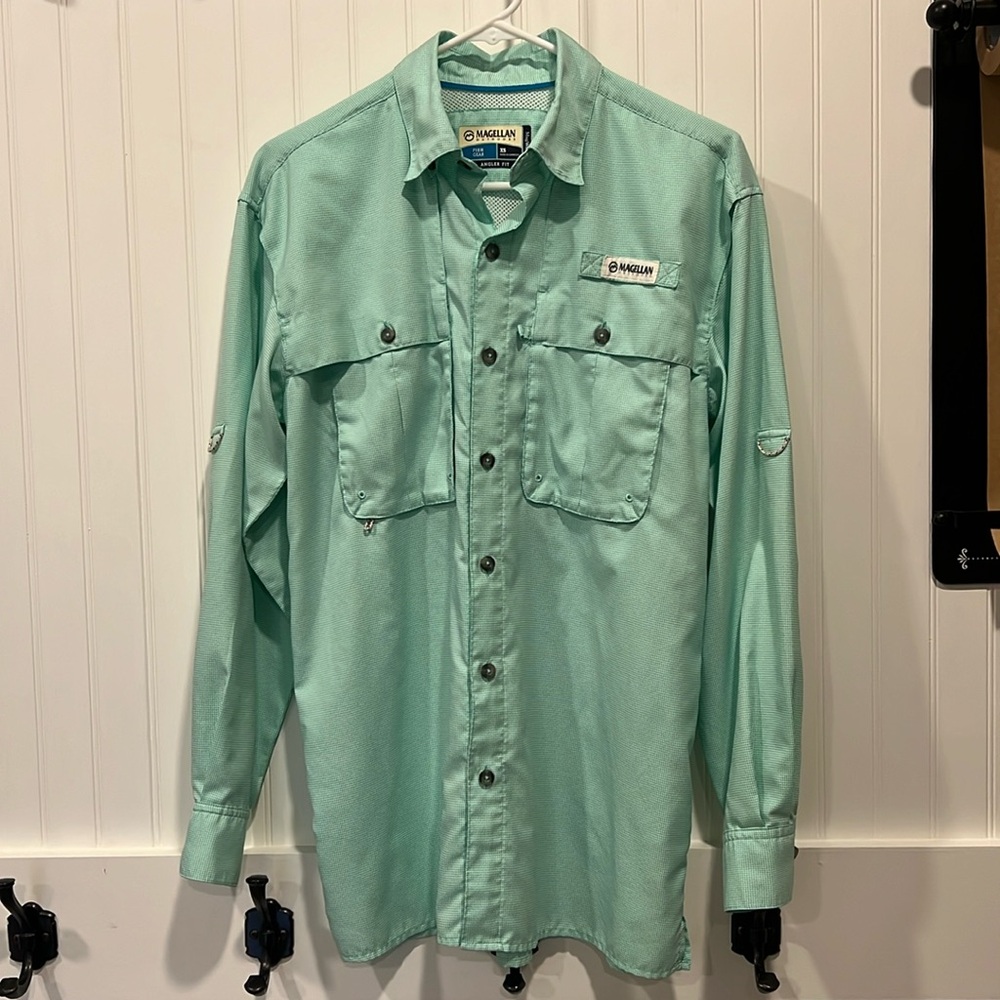 Like New Magellan Outdoors Adventure Gear Angler Fit Magwick Vented, size XS